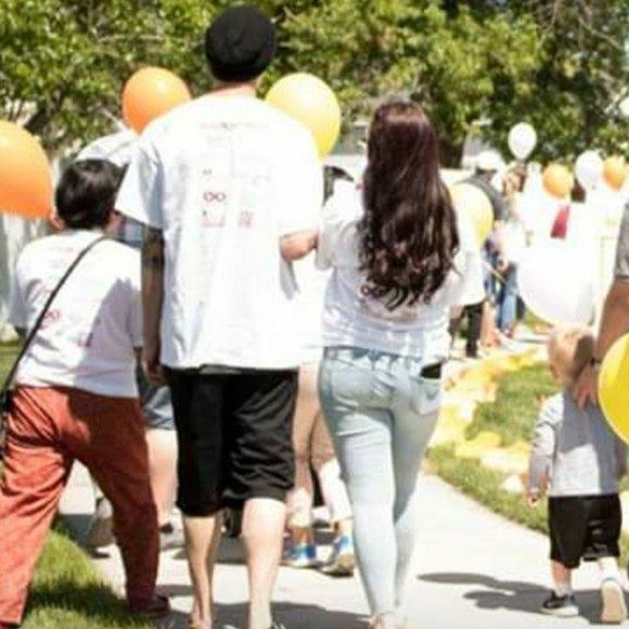 Meet your Posher, Letisia - Picture 1 of 1